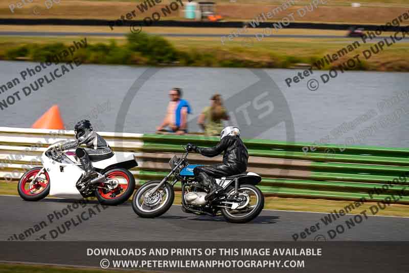 Vintage motorcycle club;eventdigitalimages;mallory park;mallory park trackday photographs;no limits trackdays;peter wileman photography;trackday digital images;trackday photos;vmcc festival 1000 bikes photographs